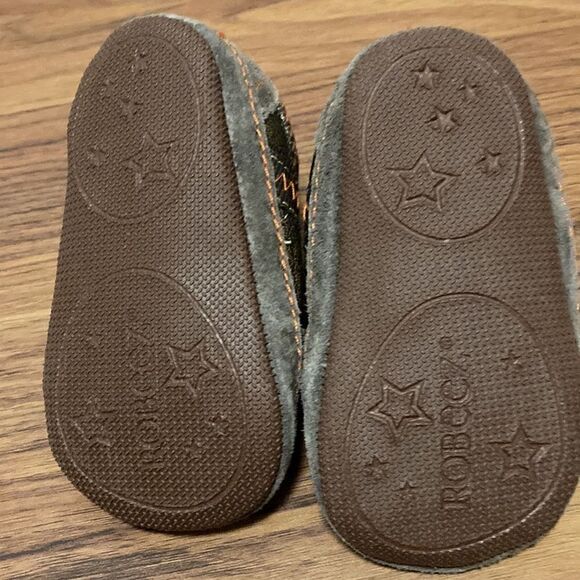NWOT Roobeez London Mini Shoes for Babies Size 4. Brown Suede/Orange Stitching. - Picture 6 of 7